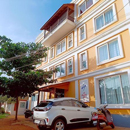 Le Holiday Inn Пондичери Екстериор снимка