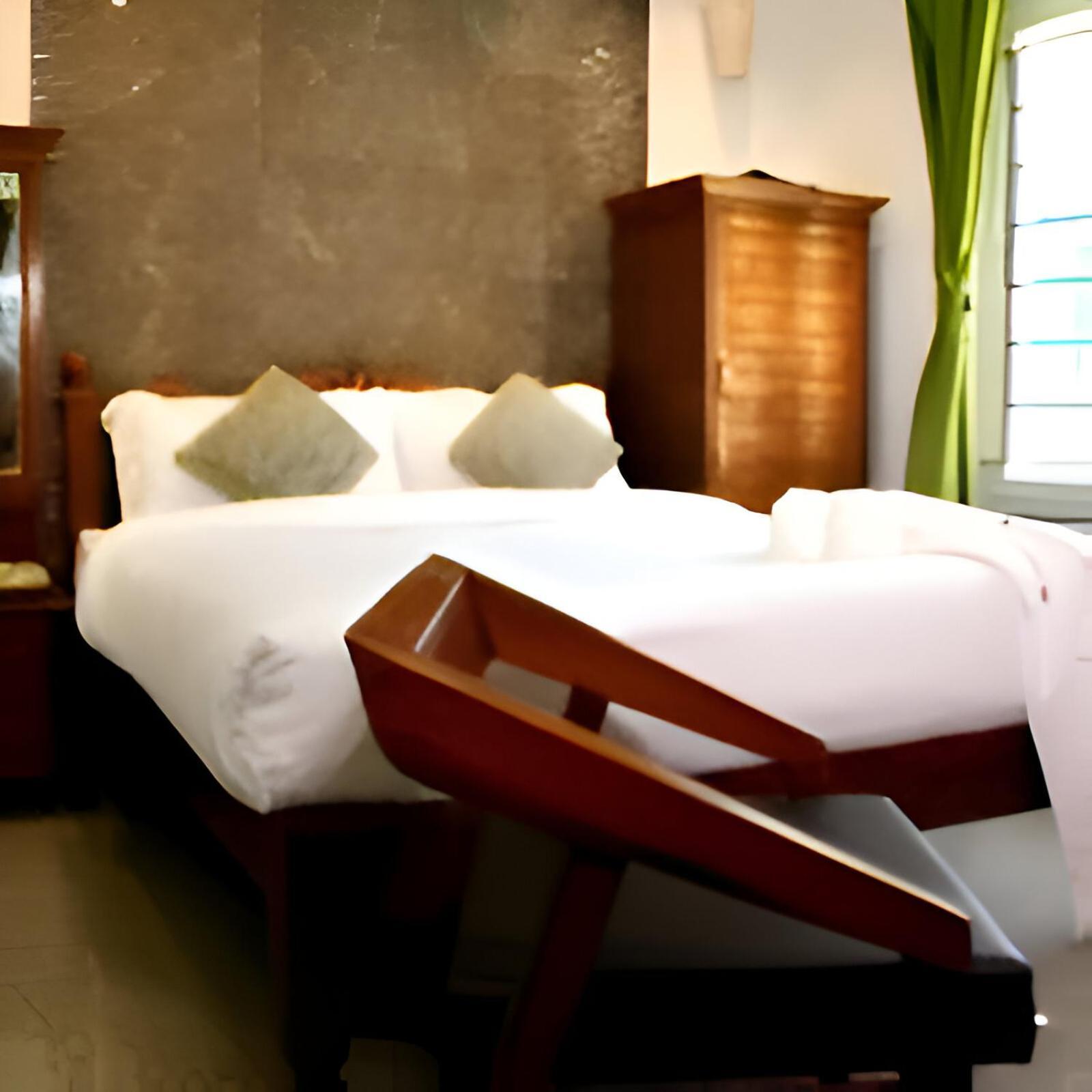 Le Holiday Inn Пондичери Екстериор снимка