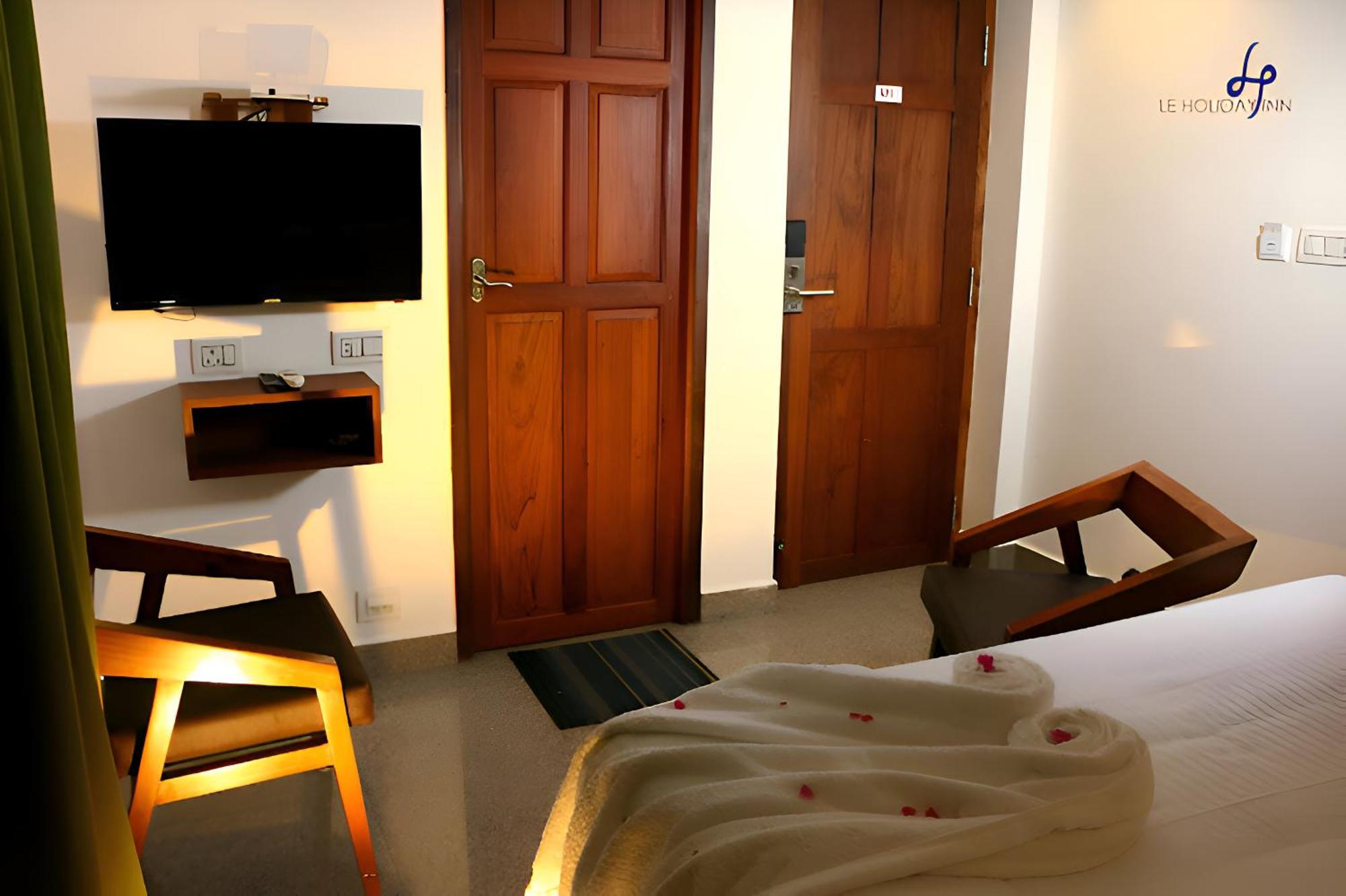 Le Holiday Inn Пондичери Екстериор снимка